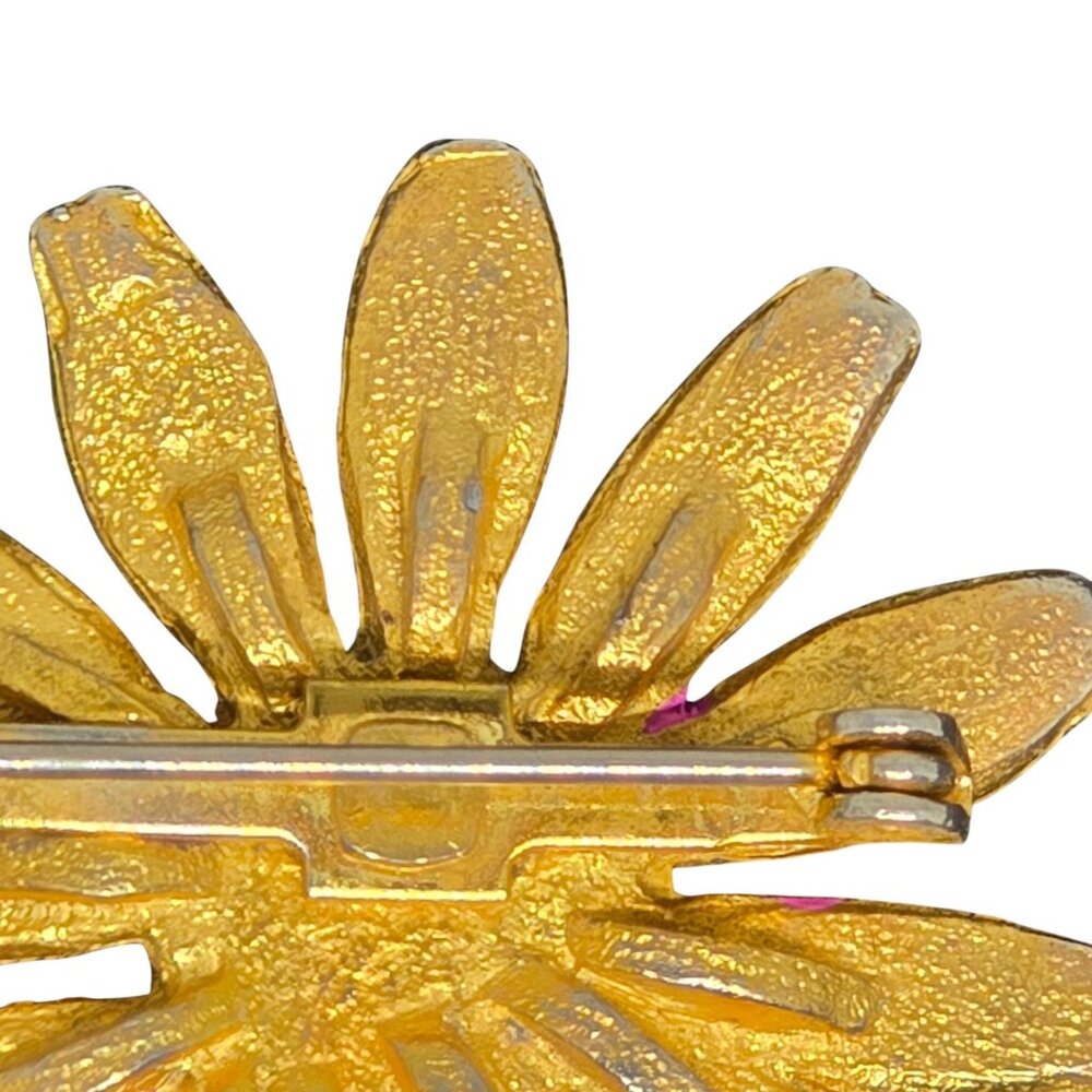 Pink & Yellow Enamel Daisy Flower Pin Brooch With Gold-Tone Metal Back - Picture 5 of 8